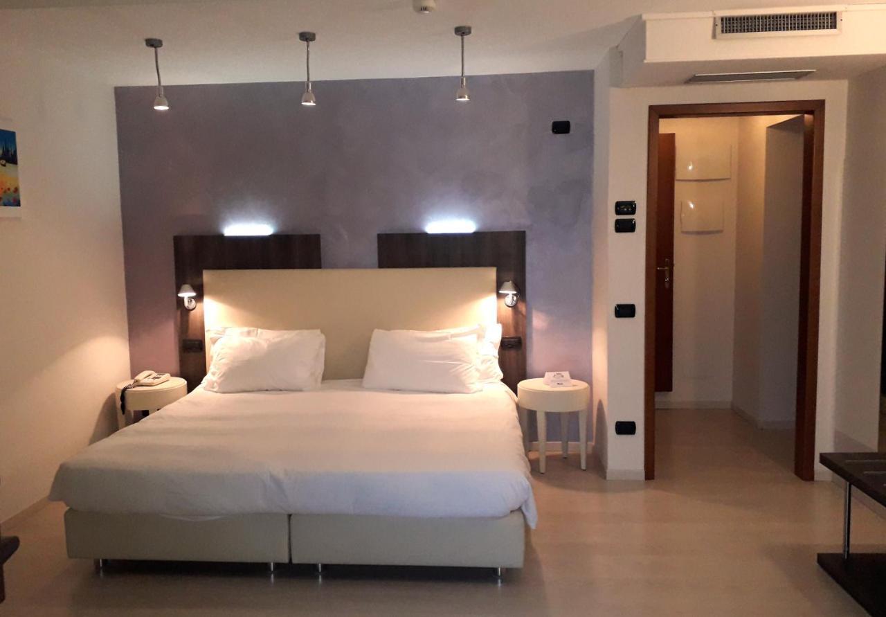 Hotel L'Approdo Петтенаско Экстерьер фото
