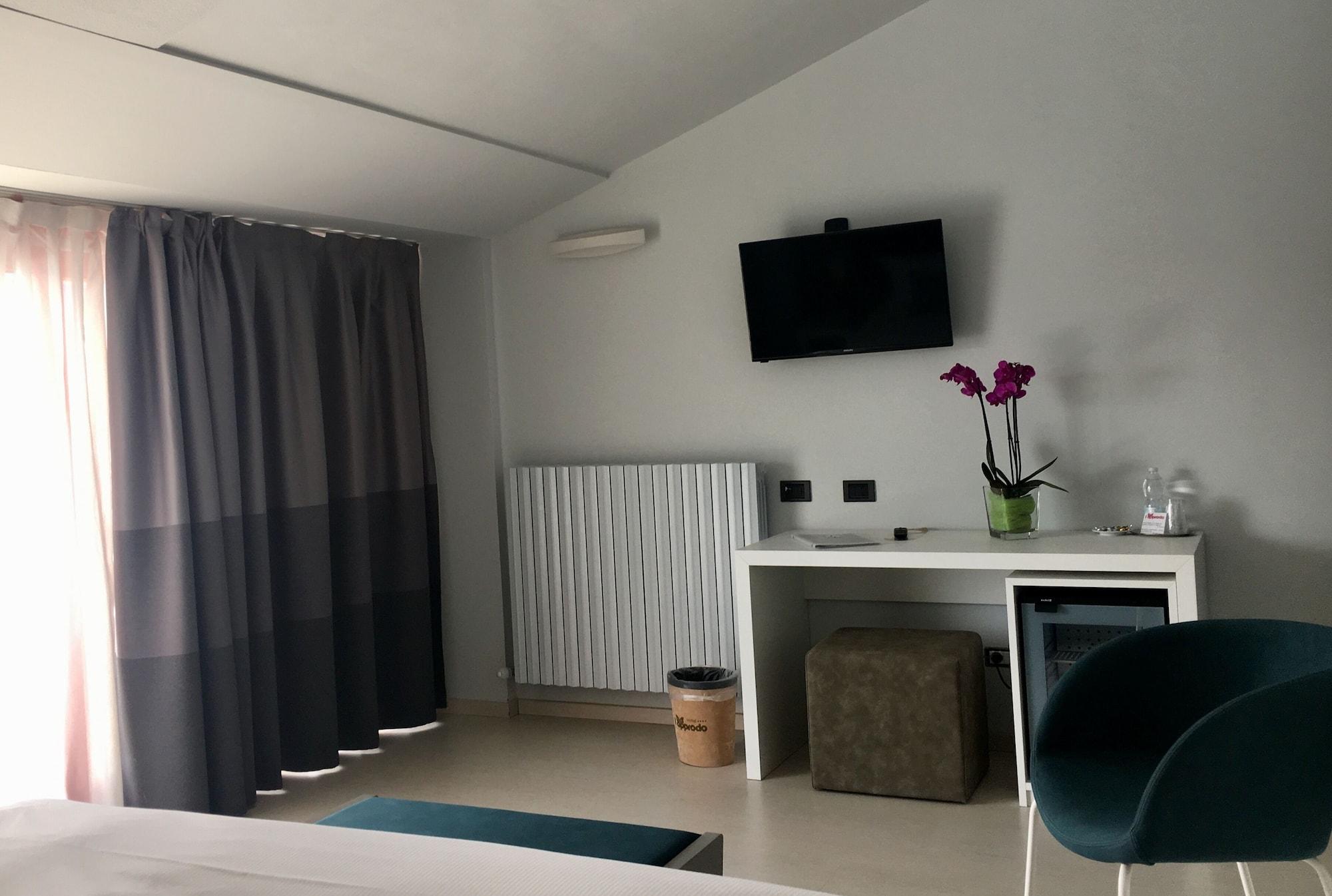 Hotel L'Approdo Петтенаско Экстерьер фото