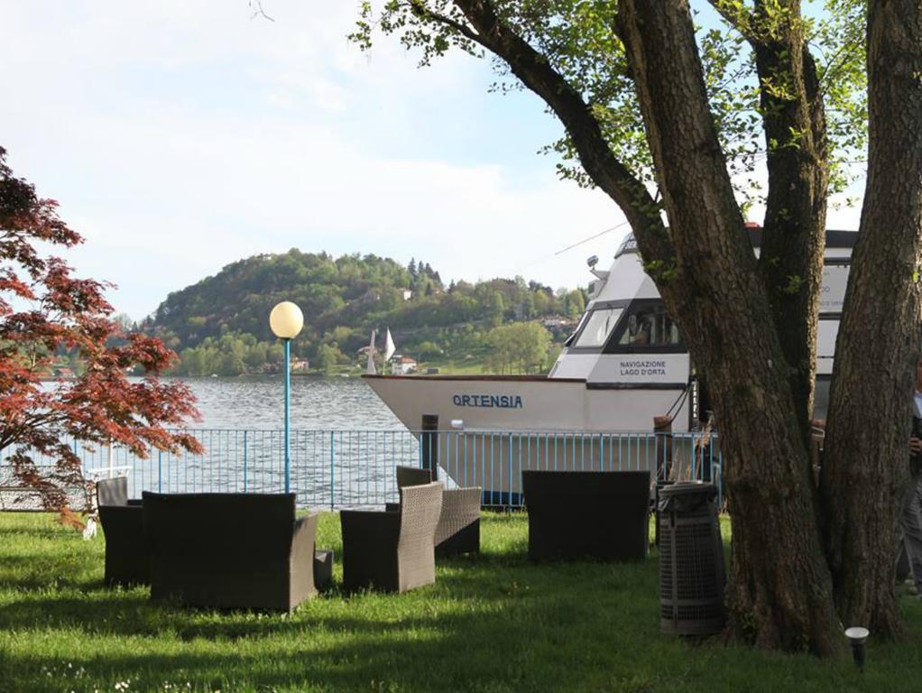 Hotel L'Approdo Петтенаско Экстерьер фото
